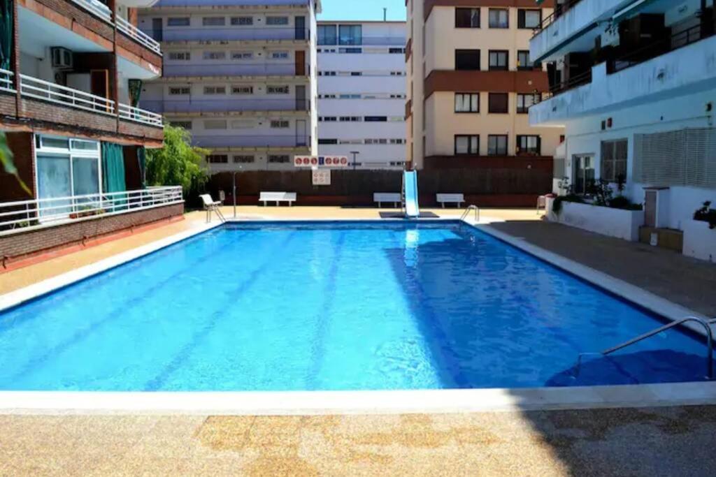 Apartamento Con Piscina A 2 Minutos De La Playa!!! Лорет де Мар Екстериор снимка